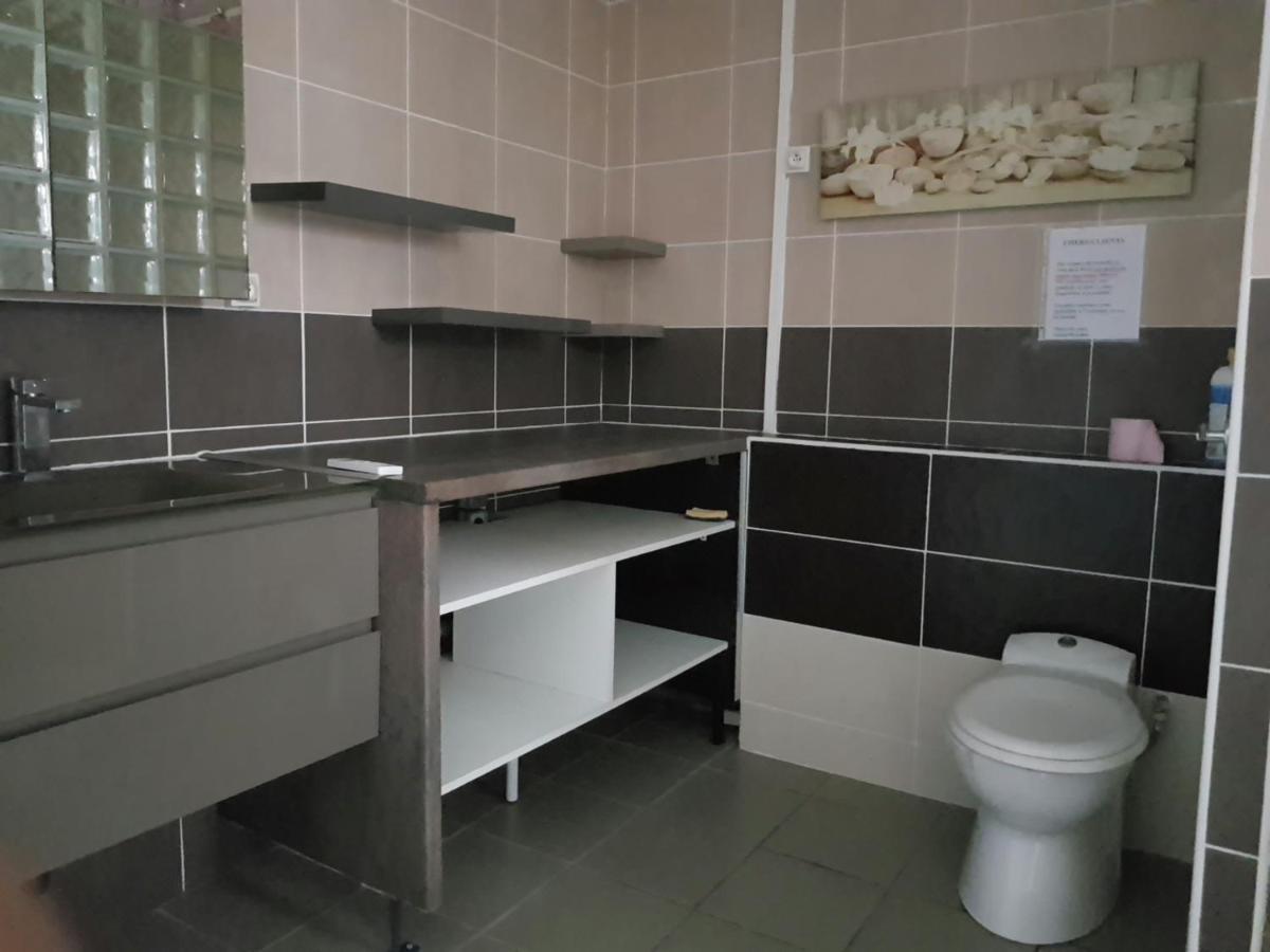 Отель Studio Tres Bon Standing Петит-Иль Экстерьер фото